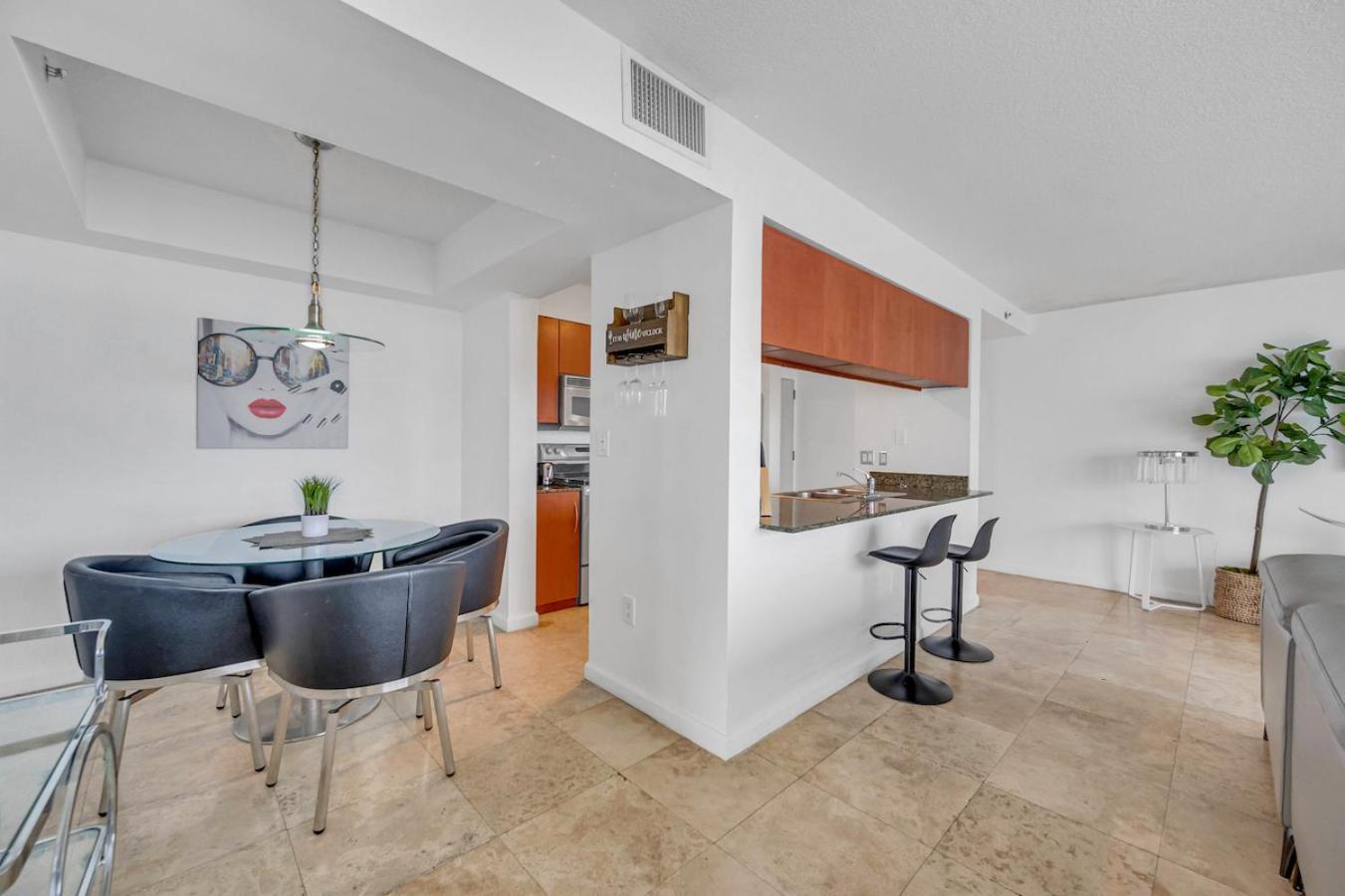 *Luxurious Highrise 2Brcondo Brickell- Waterviews* 마이애미 외부 사진
