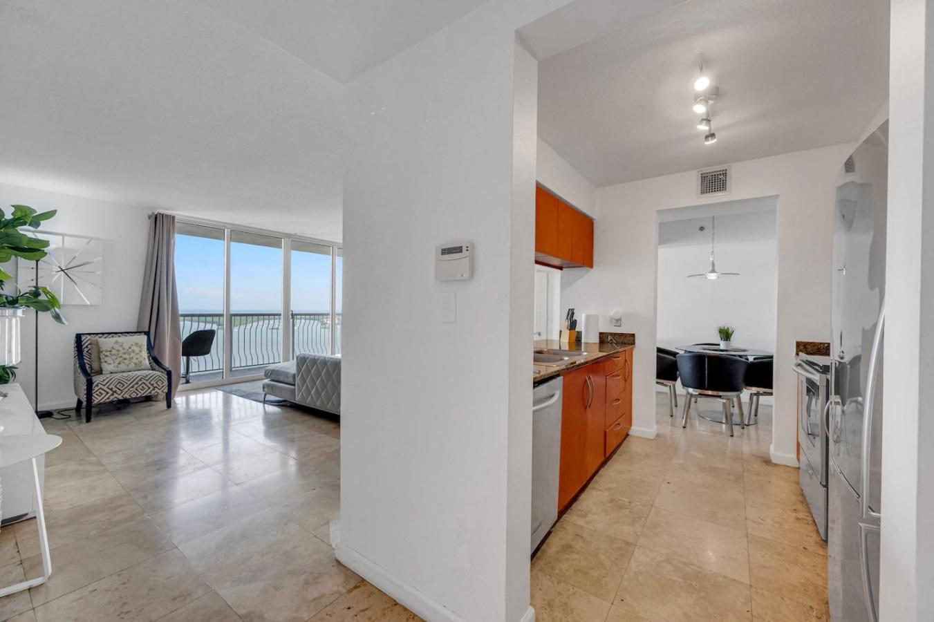 *Luxurious Highrise 2Brcondo Brickell- Waterviews* 마이애미 외부 사진