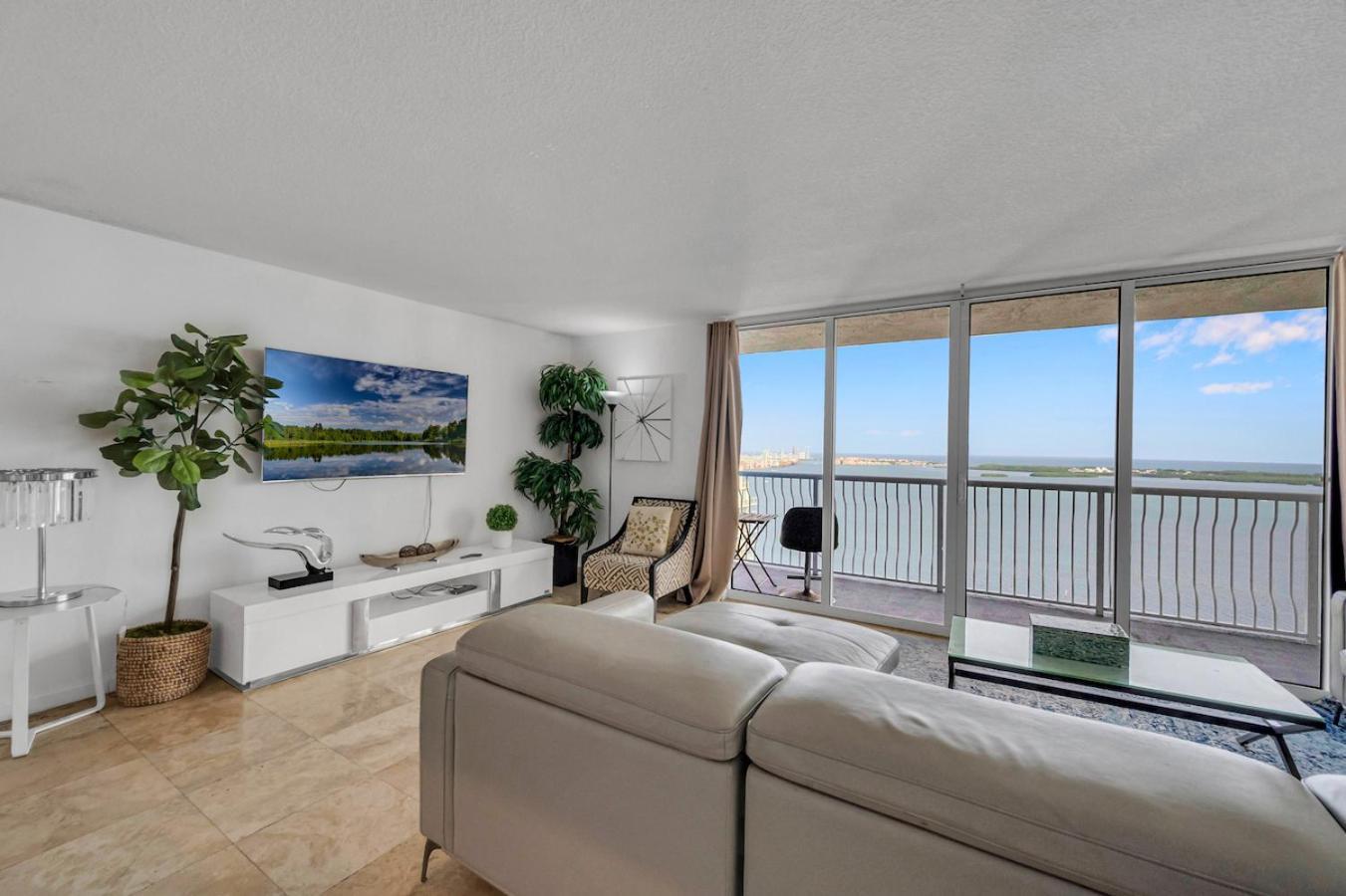 *Luxurious Highrise 2Brcondo Brickell- Waterviews* 마이애미 외부 사진